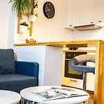 Mieszkanie Z Duzym Terasem W Warszawie Appartement Warschau