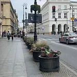 Mieszkanie Z Duzym Terasem W Warszawie *