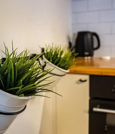 Mieszkanie Z Duzym Terasem W Warszawie Varšava