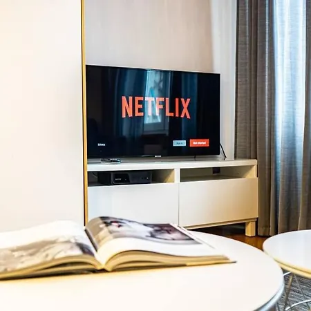 Mieszkanie Z Duzym Terasem W Warszawie *