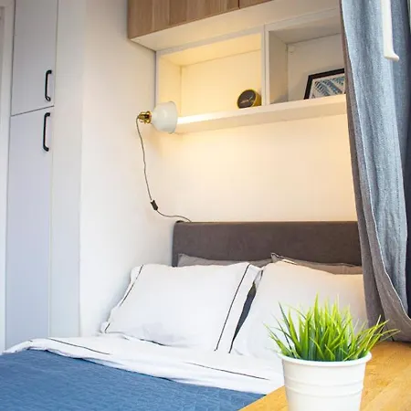 Mieszkanie Z Duzym Terasem W Warszawie *