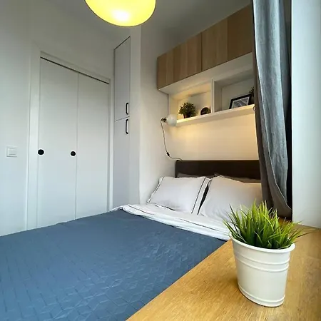 Mieszkanie Z Duzym Terasem W Warszawie *