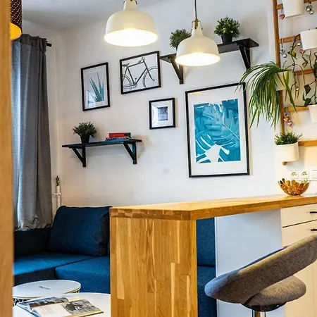 Mieszkanie Z Duzym Terasem W Warszawie Warszawa